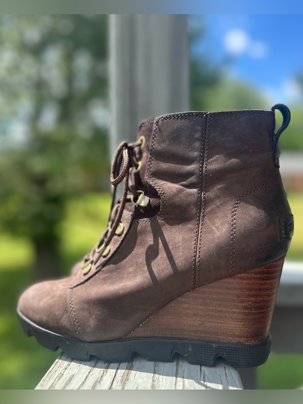 SOREL Wms 8 Joan Uptown Brown Wedge Bootie Lace Up Zip Wood Grain Stack Heel